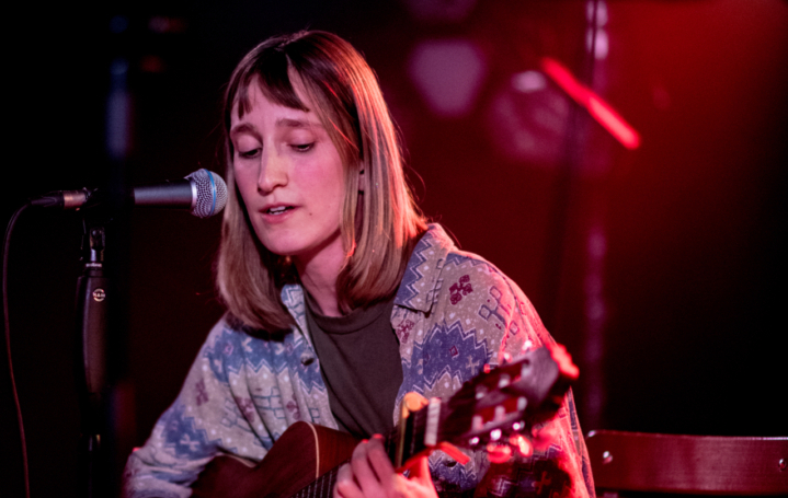 Aus dem Publikum auf die Bühne Ginis erster Auftritt beim