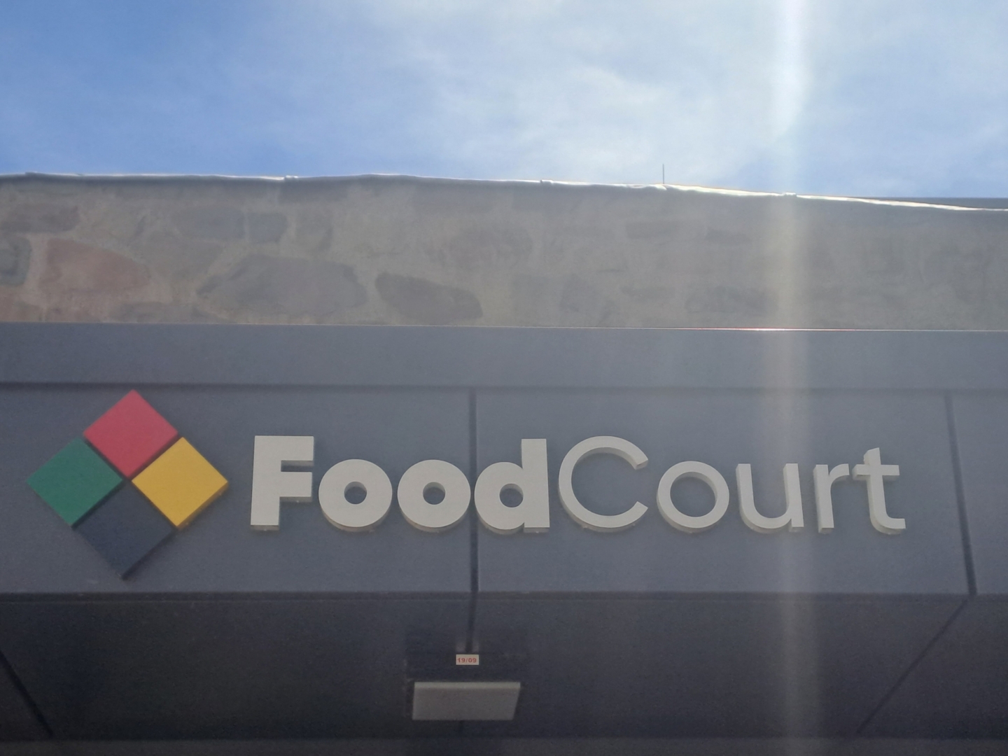 Drei Stunden früher zu: Was hinter den neuen Food-Court-Zeiten steckt